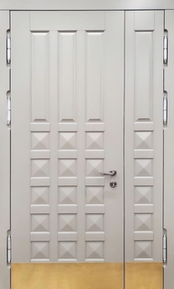 Полуторастворчатая термодверь с латунными отбойниками (МДФ RAL псевдофилёнка)