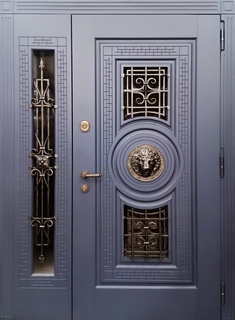 Металлическая полуторная термодверь с декором «лев», ковкой и стеклами (МДФ RAL) Металлическая полуторная термодверь с декором «лев», ковкой и стеклами (МДФ RAL)