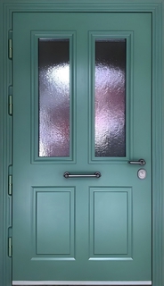 Стальная термодверь со стеклопакетами и отделкой зелеными панелями МДФ RAL Стальная термодверь со стеклопакетами и отделкой зелеными панелями МДФ RAL