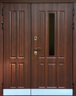 Полуторная уличная термодверь с узким стеклом, отбойниками и панелями МДФ ПВХ Полуторная уличная термодверь с узким стеклом, отбойниками и панелями МДФ ПВХ